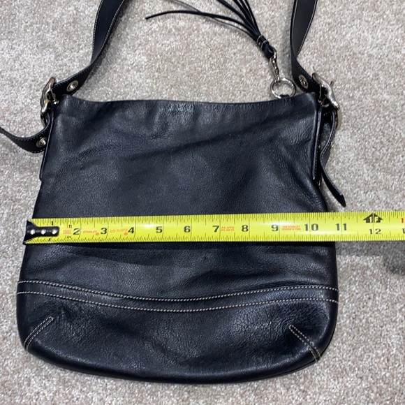 Vintage Coach 1415 Black Leather Legacy Slim‎ Tassel Purse - Picture 5 of 10